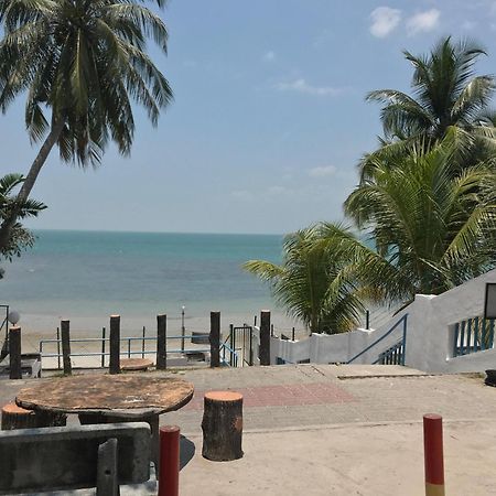 Newly Renovated Comfy Beachfront View At Seri Bulan Port Dickson Exterior foto