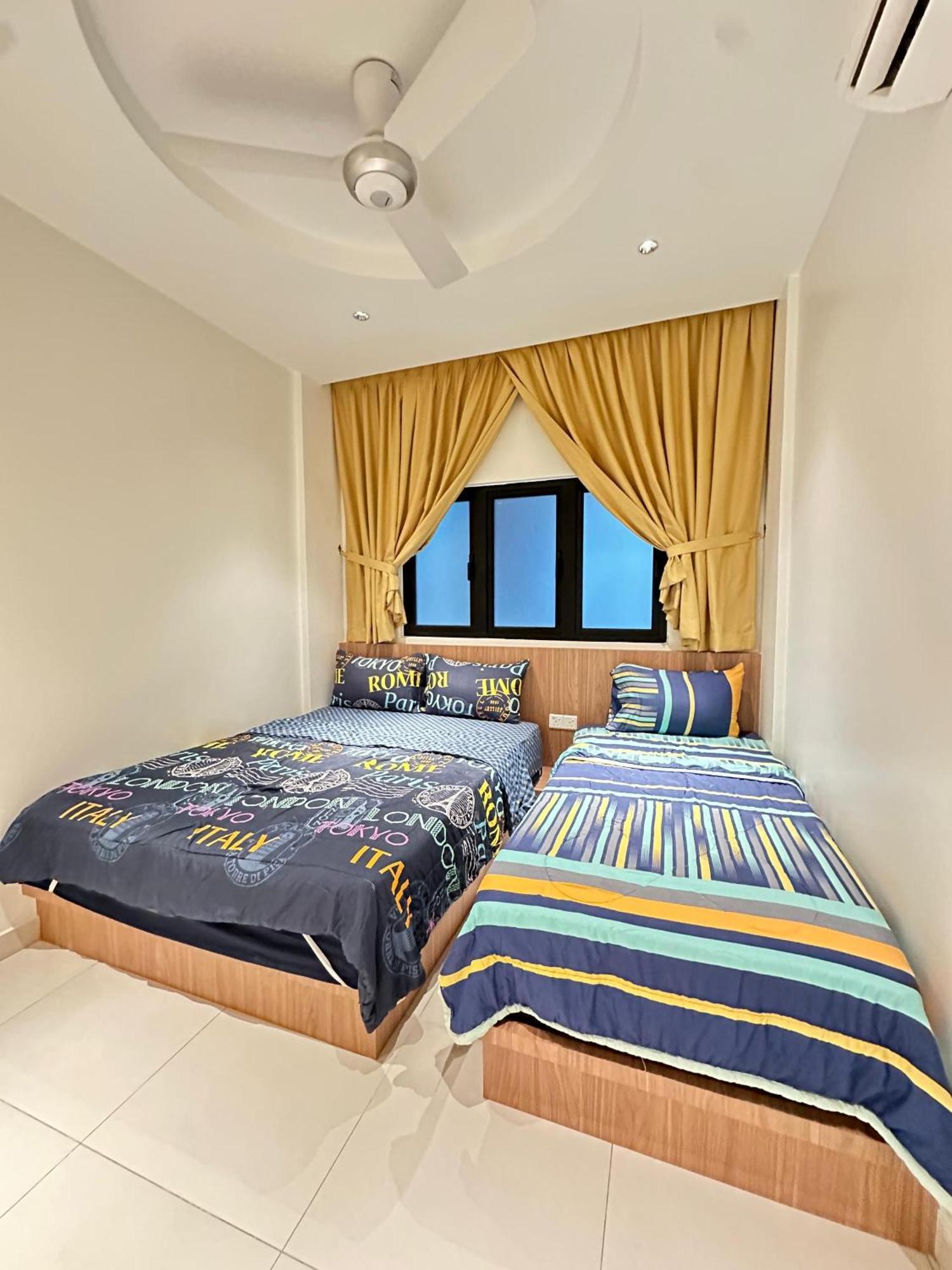 Newly Renovated Comfy Beachfront View At Seri Bulan Port Dickson Exterior foto